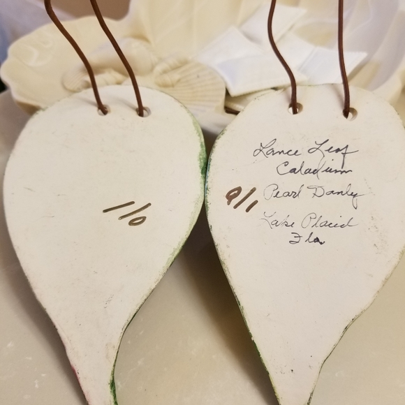 Caladium leaf wall hanging - Picture 2 of 5